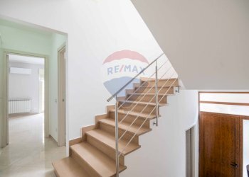 Scale - Casa semi indipendente Via Vincenzo Bellini
 
6, Mirabella Imbaccari - foto 9