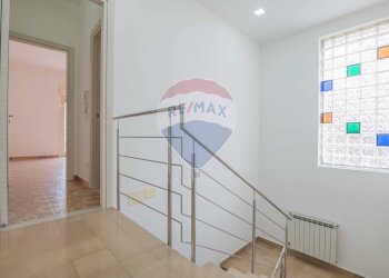 Hall / corridoio - Casa semi indipendente Via Vincenzo Bellini
 
6, Mirabella Imbaccari - foto 15