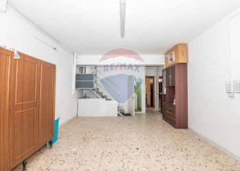 Hall / corridoio - Casa semi indipendente Via Vincenzo Bellini
 
6, Mirabella Imbaccari - foto 20