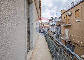 Balcone - Casa semi indipendente Via Vincenzo Bellini
 
6, Mirabella Imbaccari - foto 24