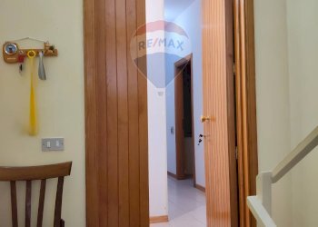 Hall / corridoio - Casa indipendente Via Merano
 
5, Paterno - foto 4