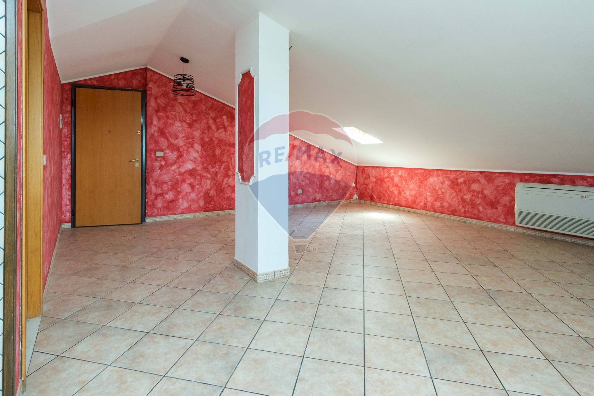 Stanza vuota - Attic Via Rua
 
8/10, Aci Catena - photo 2