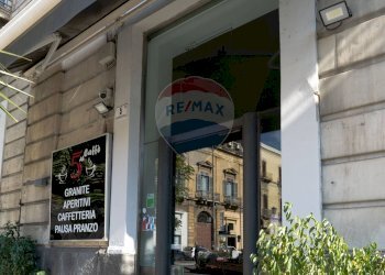 Edificio all\'aperto - Shop Piazza Principessa Iolanda
 
5, Catania - photo 2