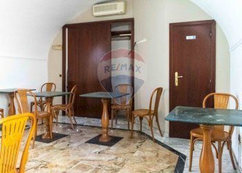 Sala da pranzo - Shop Piazza Principessa Iolanda
 
5, Catania - photo 5