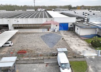 Edificio all\'aperto - Capannone Via Fermi, Cilavegna - foto 4