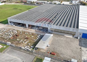 Edificio all\'aperto - Capannone Via Fermi, Cilavegna - foto 6