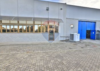 Edificio all\'aperto - Capannone Via Fermi, Cilavegna - foto 16