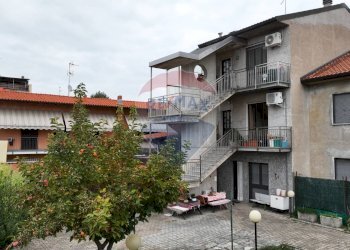 Edificio all\'aperto - Casa indipendente Via Trieste
 
4, Gerenzano - foto 10