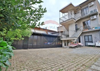 Edificio all\'aperto - Bilocale Via Trieste
 
4, Gerenzano - foto 3