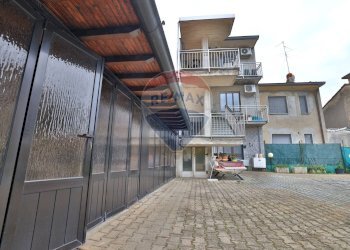 Edificio all\'aperto - Bilocale Via Trieste
 
4, Gerenzano - foto 7