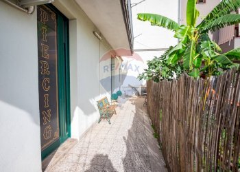 Balcone - Attività Commerciale VIA SANTA MARIA LA STELLA
 
6, Aci Sant'Antonio - foto 4