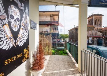 Balcone - Attività Commerciale VIA SANTA MARIA LA STELLA
 
6, Aci Sant'Antonio - foto 5