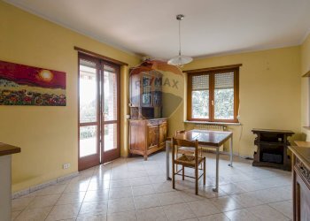 Sala da pranzo - Quadrilocale via Cesare Pavese
 
3, Sangano - foto 22