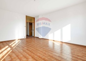 Stanza vuota - Trilocale VIA CAMPANIA
 
13, Legnano - foto 4