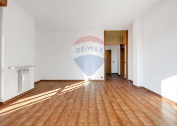 Stanza vuota - Trilocale VIA CAMPANIA
 
13, Legnano - foto 5