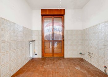 Stanza vuota - Trilocale VIA CAMPANIA
 
13, Legnano - foto 7