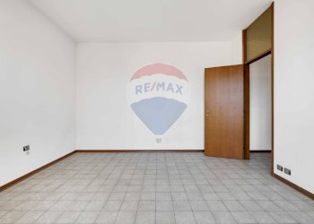 Stanza vuota - Trilocale VIA CAMPANIA
 
13, Legnano - foto 10