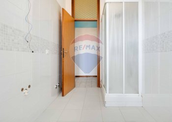 Bagno - Trilocale Via Campania
 
13, Legnano - foto 13