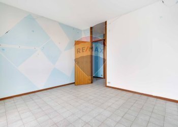 Stanza vuota - Trilocale Via Campania
 
13, Legnano - foto 15