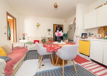 Foto 2 - Bilocale PIAZZA COLOMBO
 
9, San Colombano Certenoli - foto 2