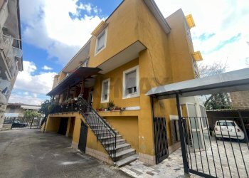 Casa all\'aperto - Semi-detached house via Nuova detta Palmentiello
 
133, Napoli - photo 1