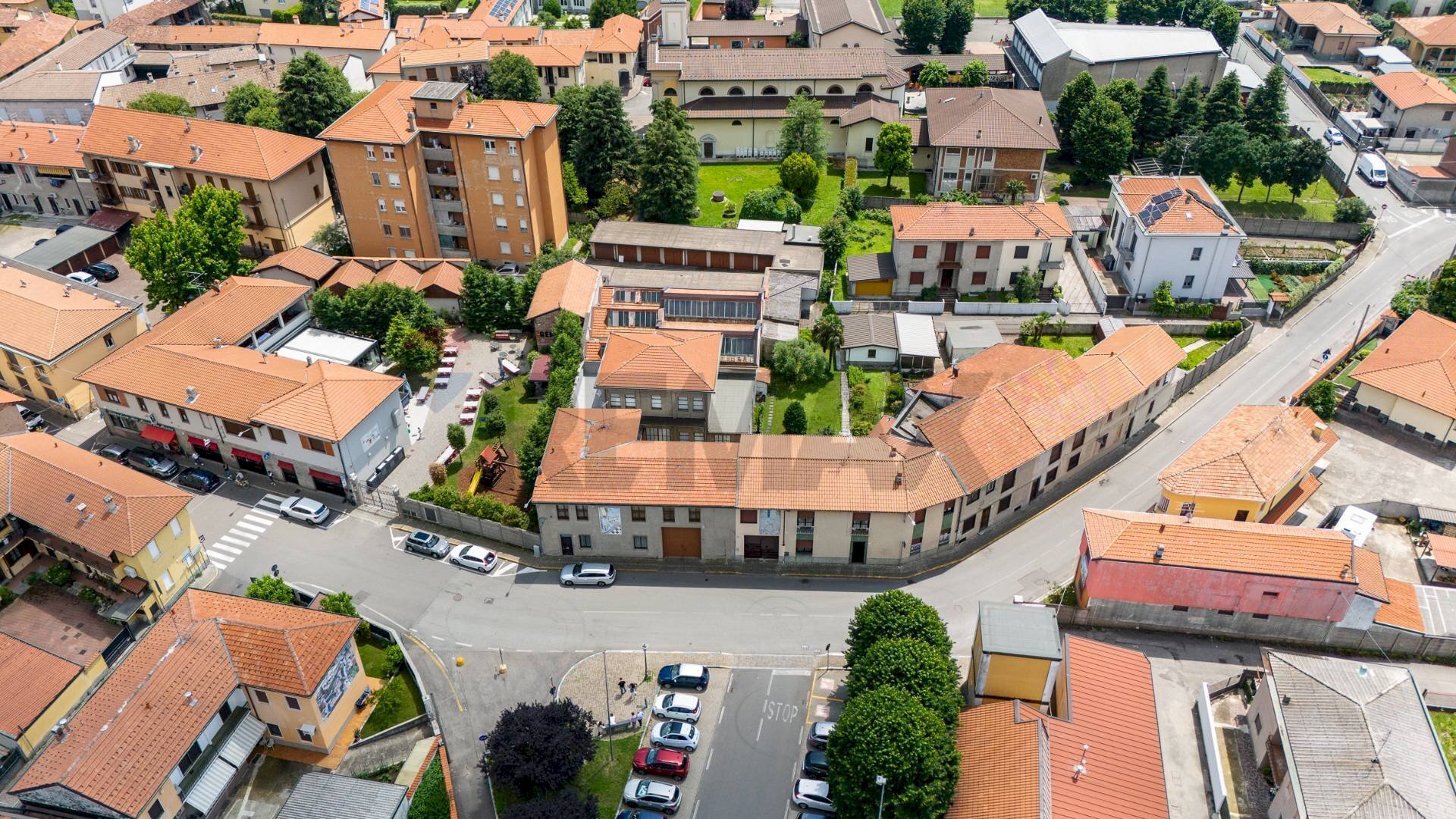 Edificio all\'aperto - Casa semi indipendente Via Garibaldi
 
11, Dairago - foto 3