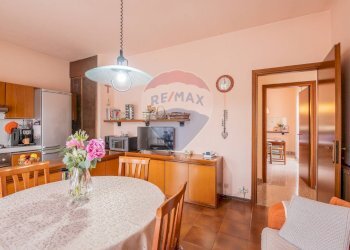 Sala da pranzo - Casa semi indipendente Via Garibaldi
 
11, Dairago - foto 10