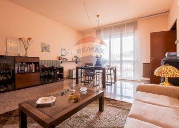 Sala da pranzo - Casa semi indipendente Via Garibaldi
 
11, Dairago - foto 15