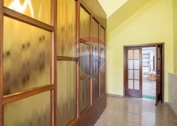 Hall / corridoio - Casa semi indipendente Via Garibaldi
 
11, Dairago - foto 31