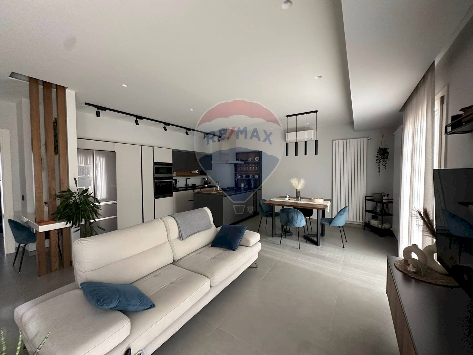 Sala da pranzo - Appartamento via Catania
 
24, Bagheria - foto 1