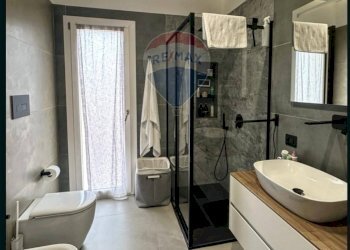 Bagno - Appartamento via Catania
 
24, Bagheria - foto 35