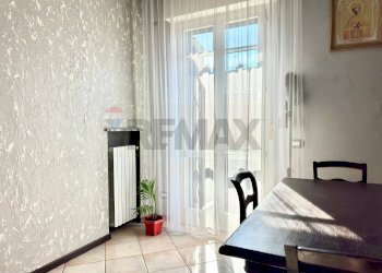 Sala da pranzo - Quadrilocale Via Telemaco Dall'ara
 
3, Reggio nell'Emilia - foto 6