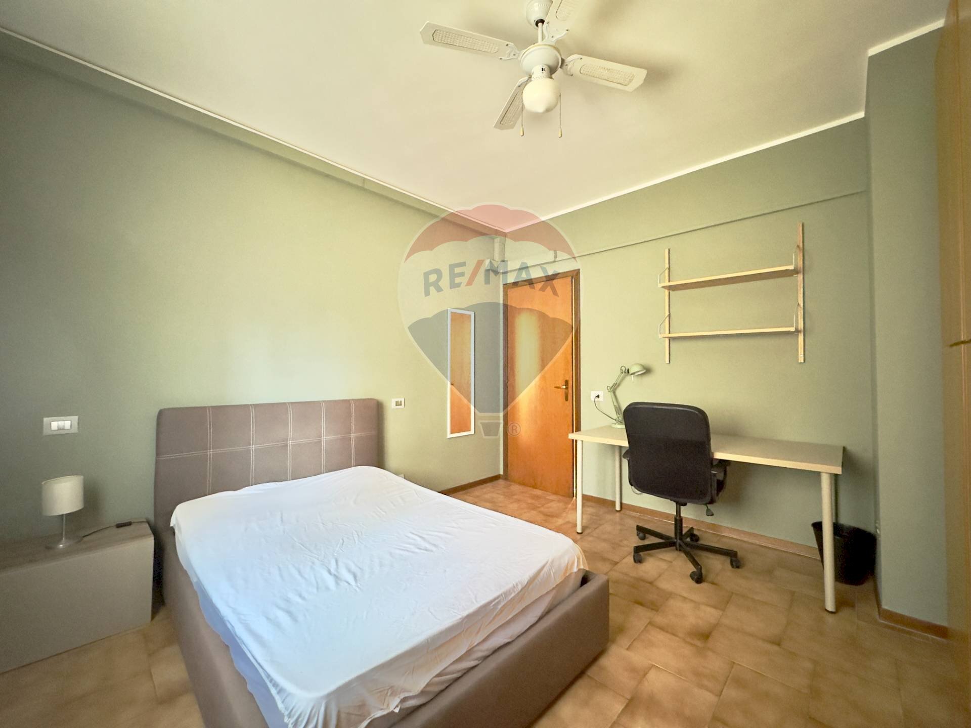 Camera / camera da letto - Terreno non edificabile Via Publio Virgilio Marone
 
12, Reggio nell'Emilia - foto 1