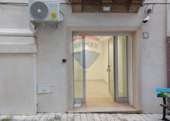 Terrazza - Locale Commerciale via Corallo
 
17, Chiaramonte Gulfi - foto 3