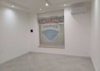 Stanza vuota - Locale Commerciale via Corallo
 
17, Chiaramonte Gulfi - foto 5