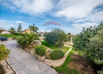 Giardino - Villa C.le Zimmardo Cianciò Tenere di Modica
 
9, Modica - foto 3