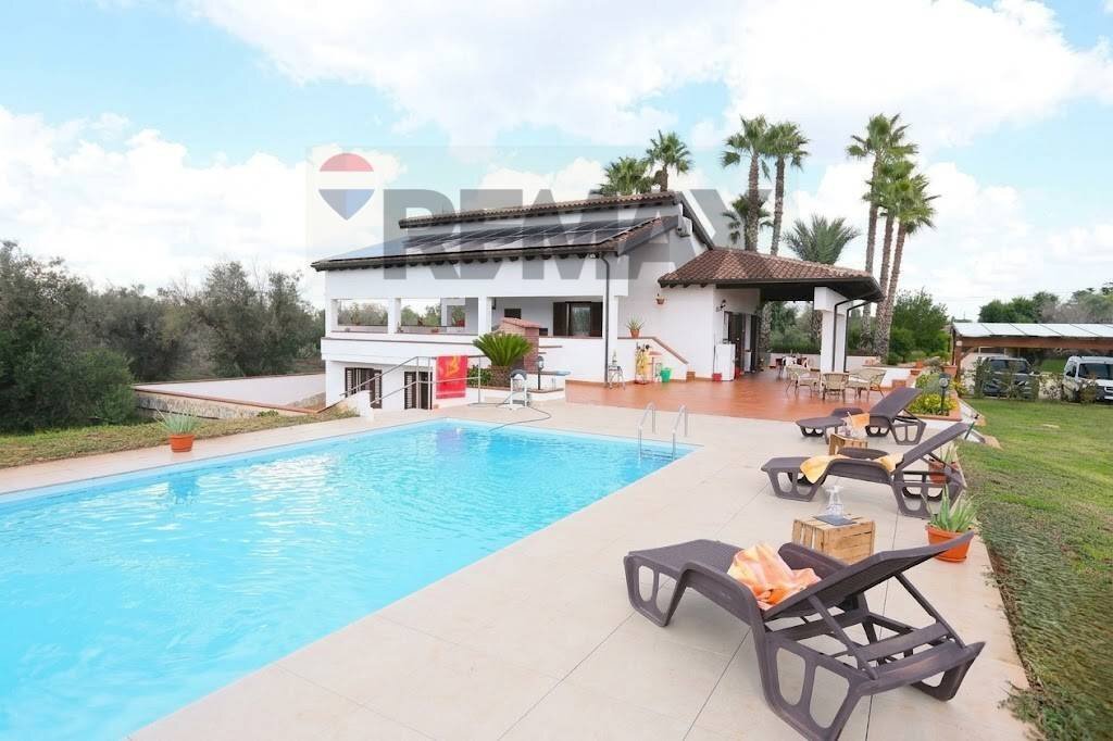 Piscina - Villa Via Calcarone
 
5, Tuglie - foto 1
