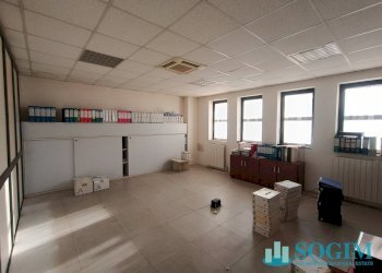 Ufficio_2 - Capannone Via Maestri del lavoro
 
14, Carbonate - foto 15