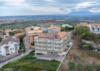 Edificio all\'aperto - Villa Bifamiliare VIA MICHELE PALUMBO
 
SNC, Città Sant'Angelo - foto 1