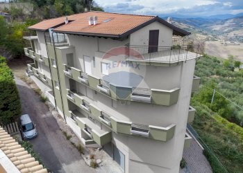 Edificio all\'aperto - Villa Bifamiliare via michele palumbo
 
snc, Città Sant'Angelo - foto 2