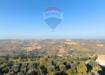 Vista delle montagne - Villa Bifamiliare via michele palumbo
 
snc, Città Sant'Angelo - foto 15