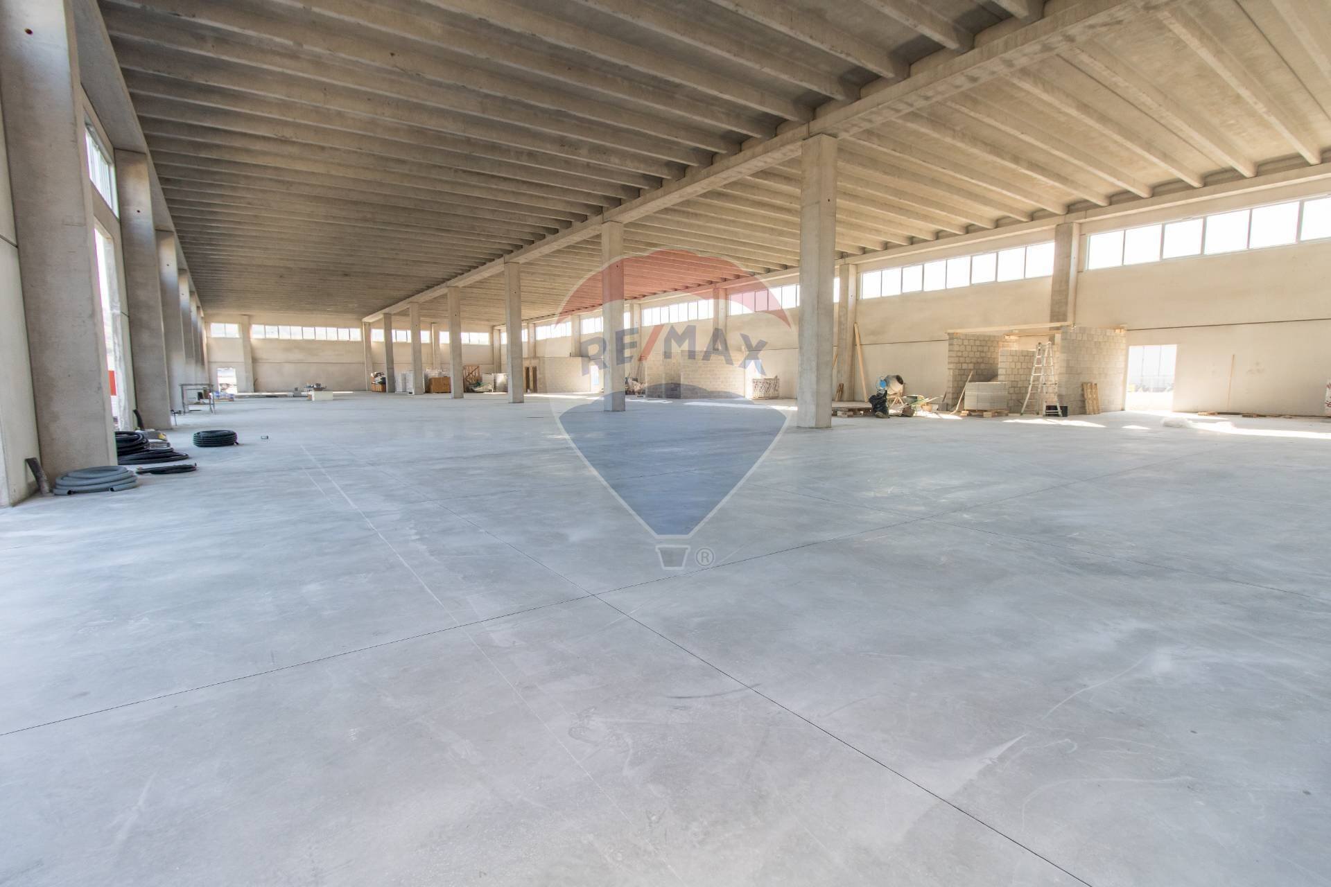 Parcheggio - Capannone Via A. Toscanini
 
13, Montesilvano - foto 2