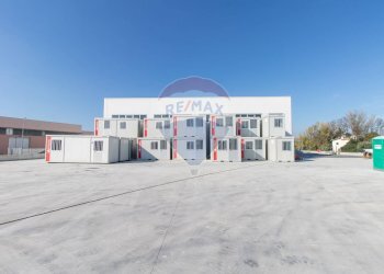 Casa all\'aperto - Capannone Via A. Toscanini
 
13, Montesilvano - foto 5