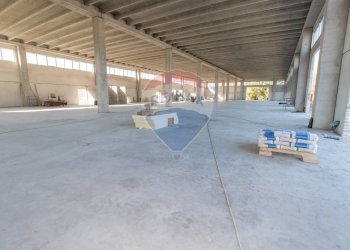 Terrazza - Capannone Via A. Toscanini
 
13, Montesilvano - foto 14