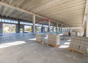 Terrazza - Capannone Via A. Toscanini
 
13, Montesilvano - foto 20