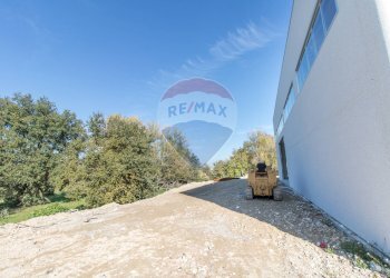 Terrazza - Capannone Via A. Toscanini
 
13, Montesilvano - foto 24