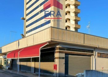 Foto 1 - Attività Commerciale Via Dei Castelli Romani
22, Pomezia - foto 1