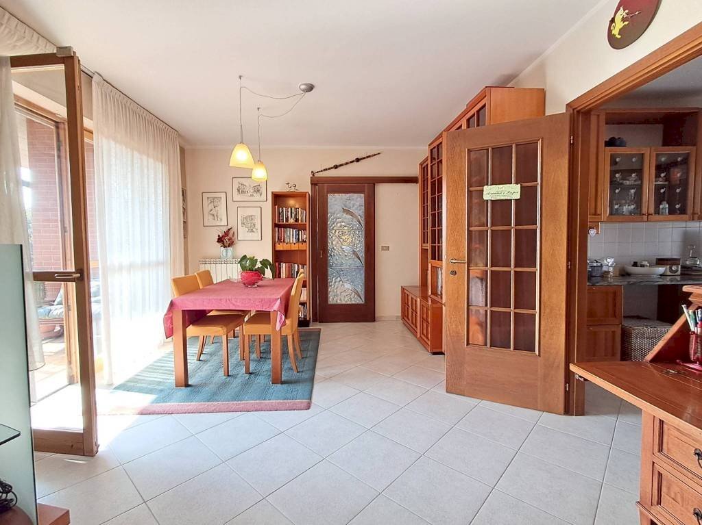 Salone - Appartamento via Biella, 14, Nichelino - foto 2