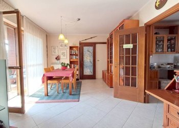 Salone - Appartamento via Biella, 14, Nichelino - foto 2