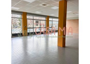 ingresso - Locale Commerciale Via emilia ovest, Rottofreno - foto 5